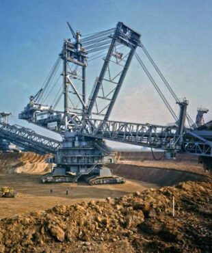 Těžební průmysl